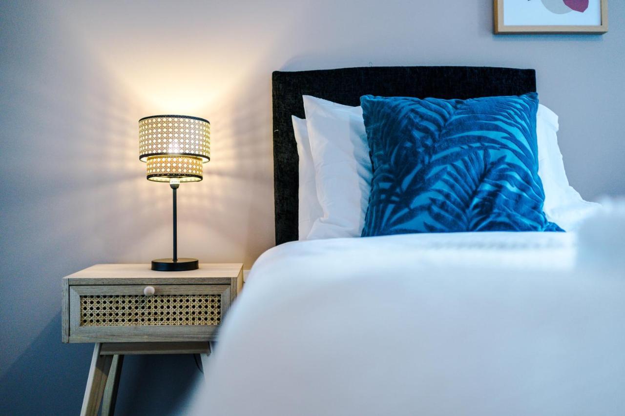 Greenstay Serviced Apartments: Versatile 2-Bed for Short & Long Stays Formby Exterior photo