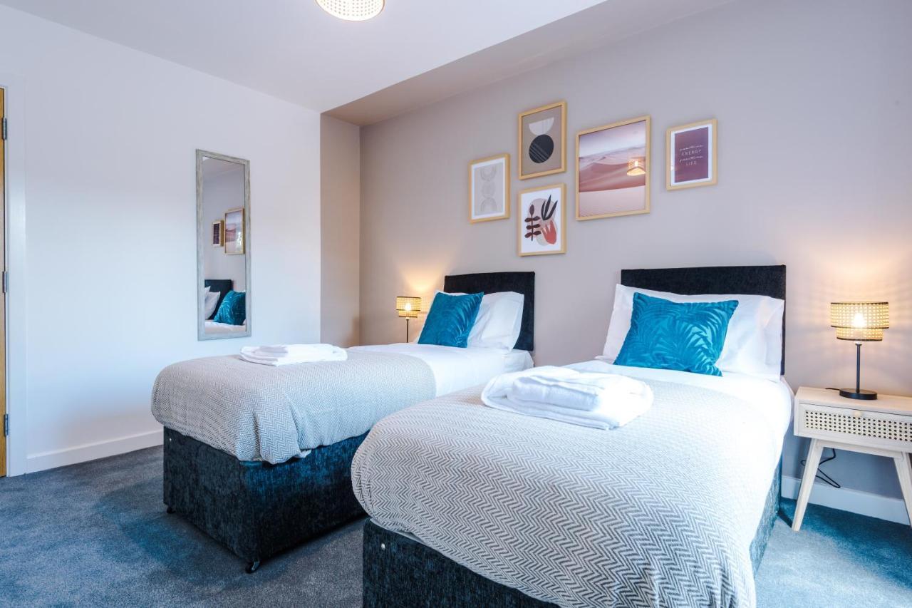 Greenstay Serviced Apartments: Versatile 2-Bed for Short & Long Stays Formby Exterior photo