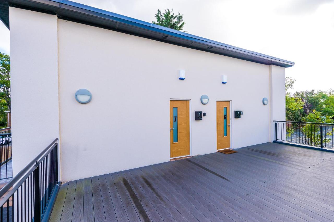 Greenstay Serviced Apartments: Versatile 2-Bed for Short & Long Stays Formby Exterior photo